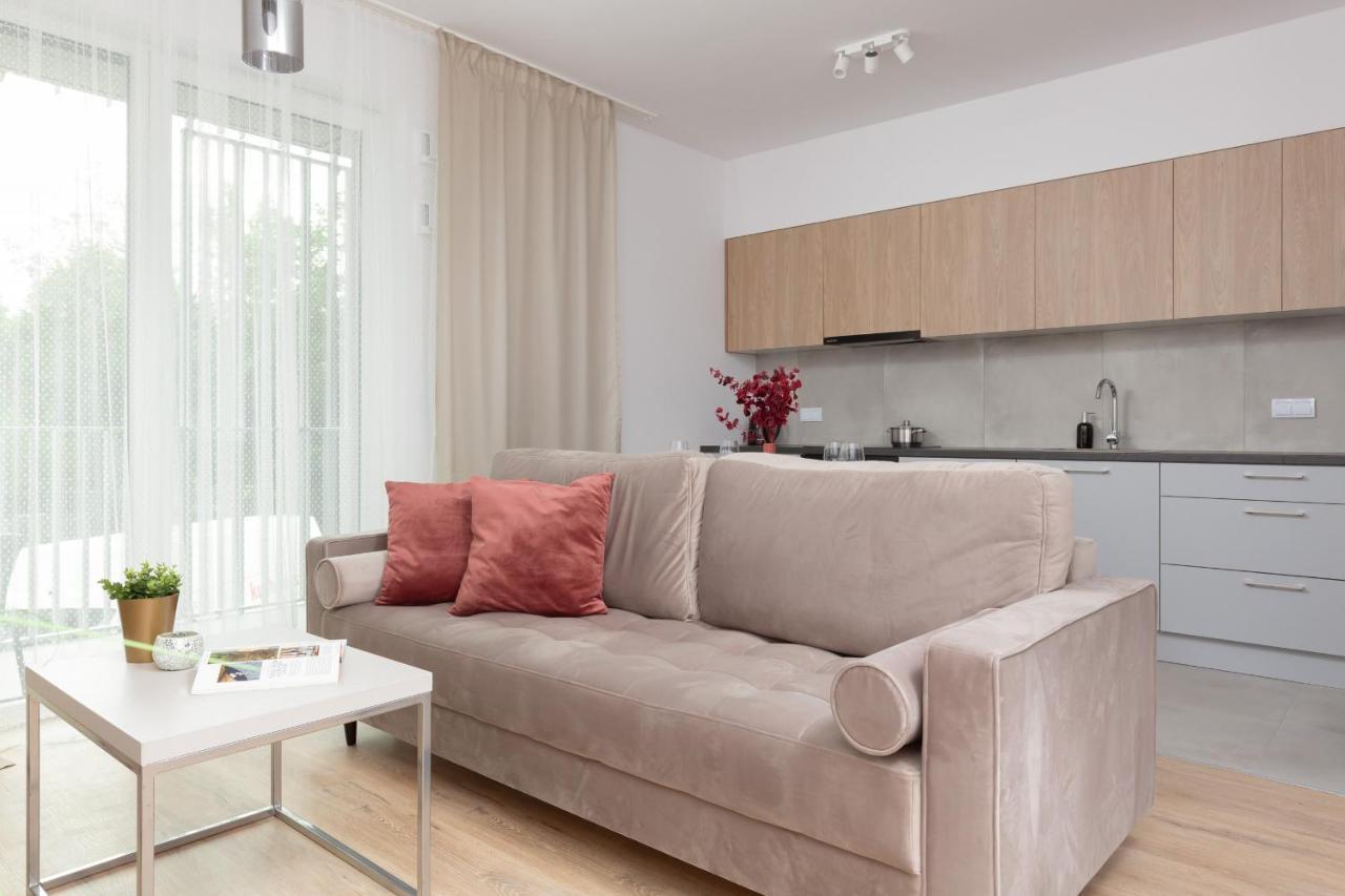 Stacja Wola Apartment Guminska By Noclegi Renters Warsaw Luaran gambar