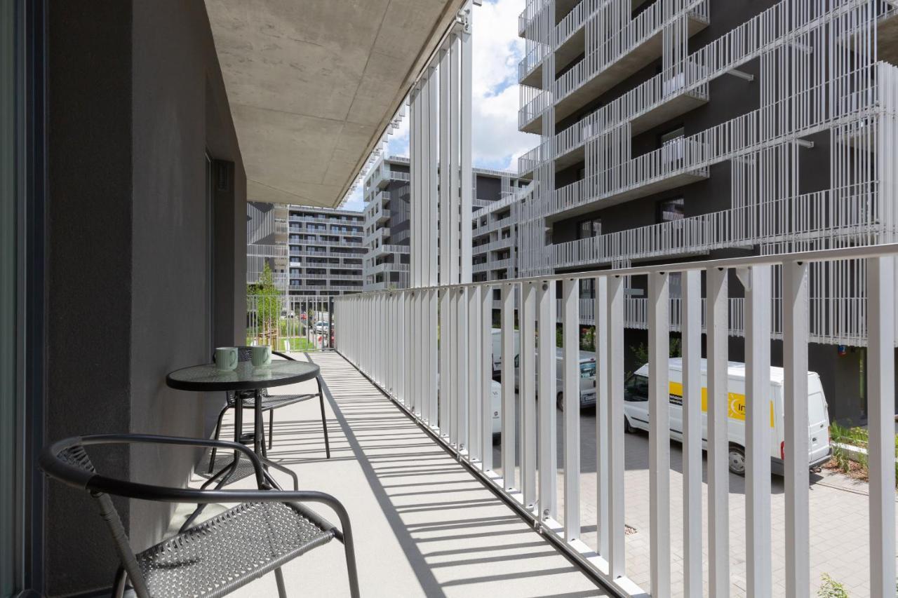 Stacja Wola Apartment Guminska By Noclegi Renters Warsaw Luaran gambar