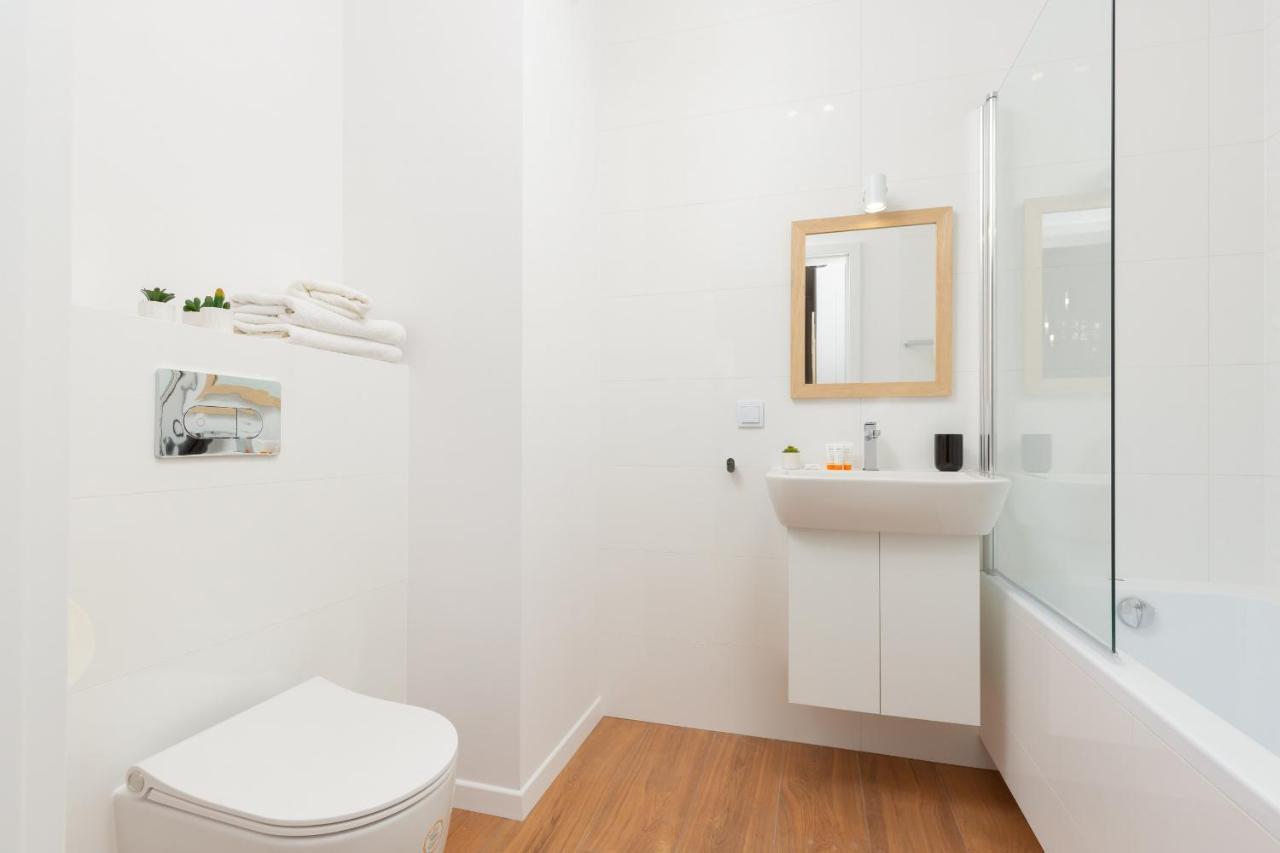 Stacja Wola Apartment Guminska By Noclegi Renters Warsaw Luaran gambar
